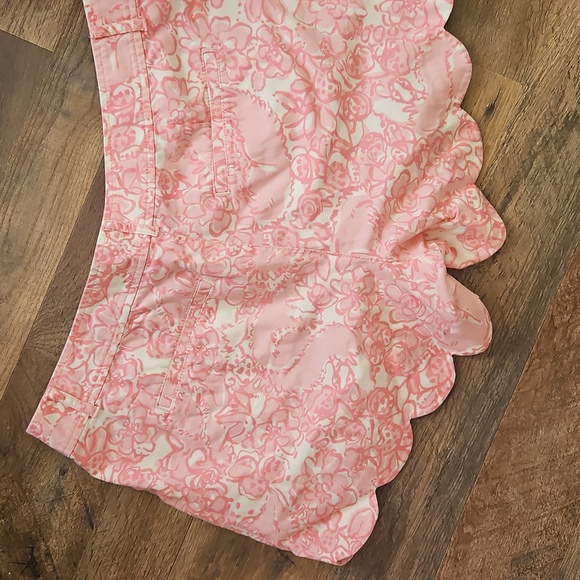 Lilly Pulitzer Pink Floral Buttercup Shorts Wirh Scalloped Hem - Picture 3 of 3
